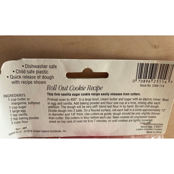 Garfield Christmas Cookie Cutters Set of 4 Wilton - Picture 5 of 6